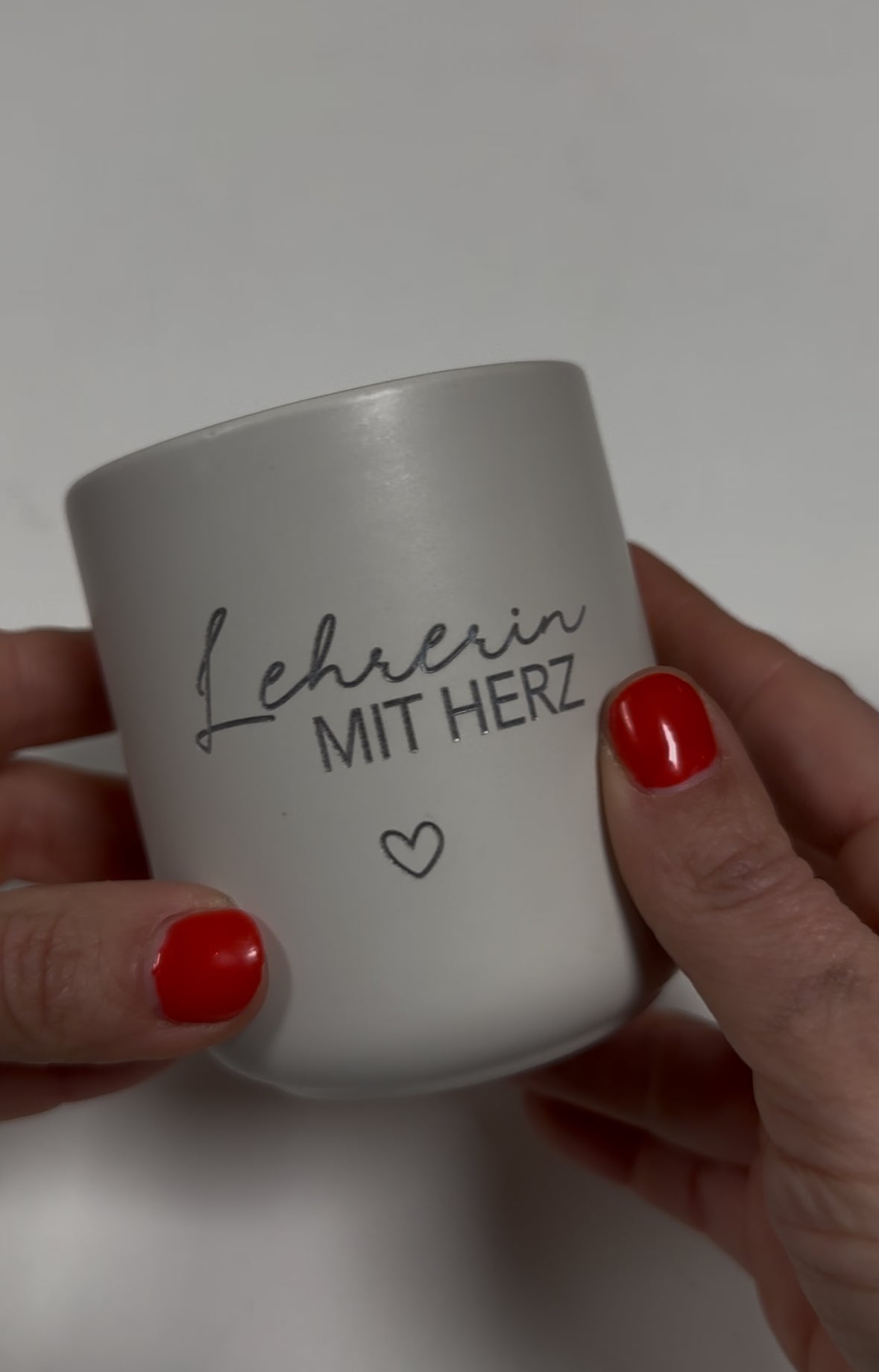 Lehrer/in mit Herz Individueller Becher graviert Keramiktasse mit Namen personalisiert Weihnachtsgeschenk Lehrer Lehrerin Abschiedsgeschenk