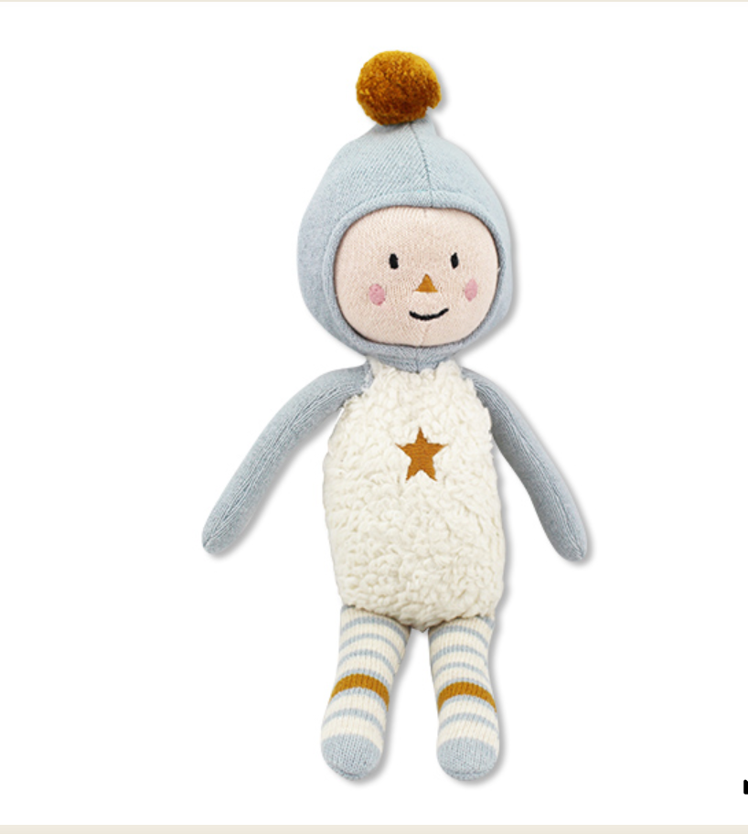Puppe “Eddy” aus Bio-Strickmaterial, puderblau/ocker/natur