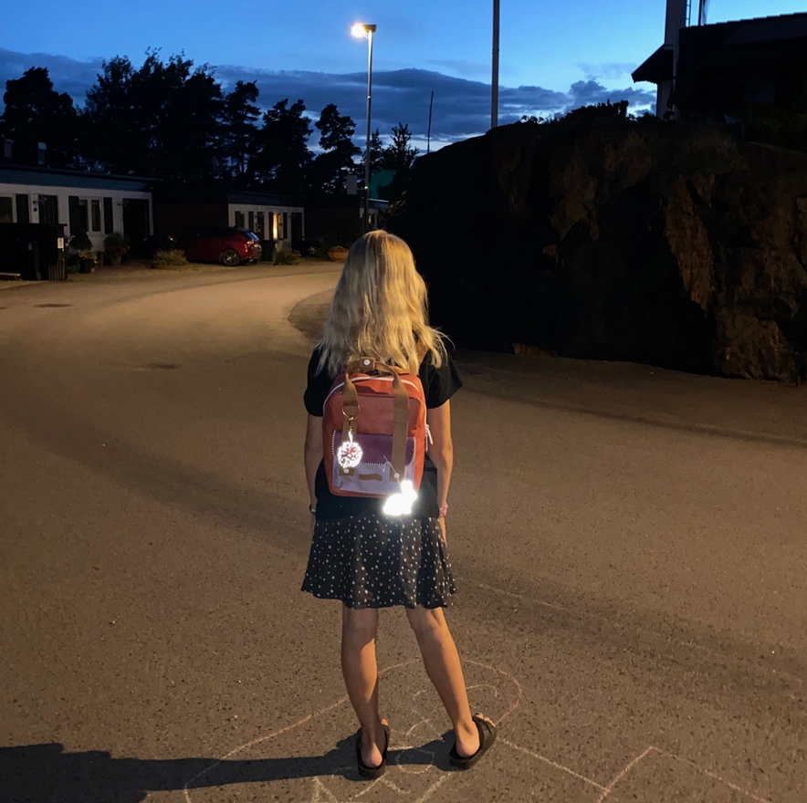 Gelber Happy Flower Reflektor in weicher Form