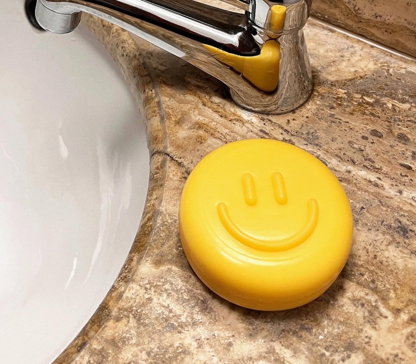 Geschenkseife THE HAPPY SOAP Smiley-Seife in gelb Dearsoap