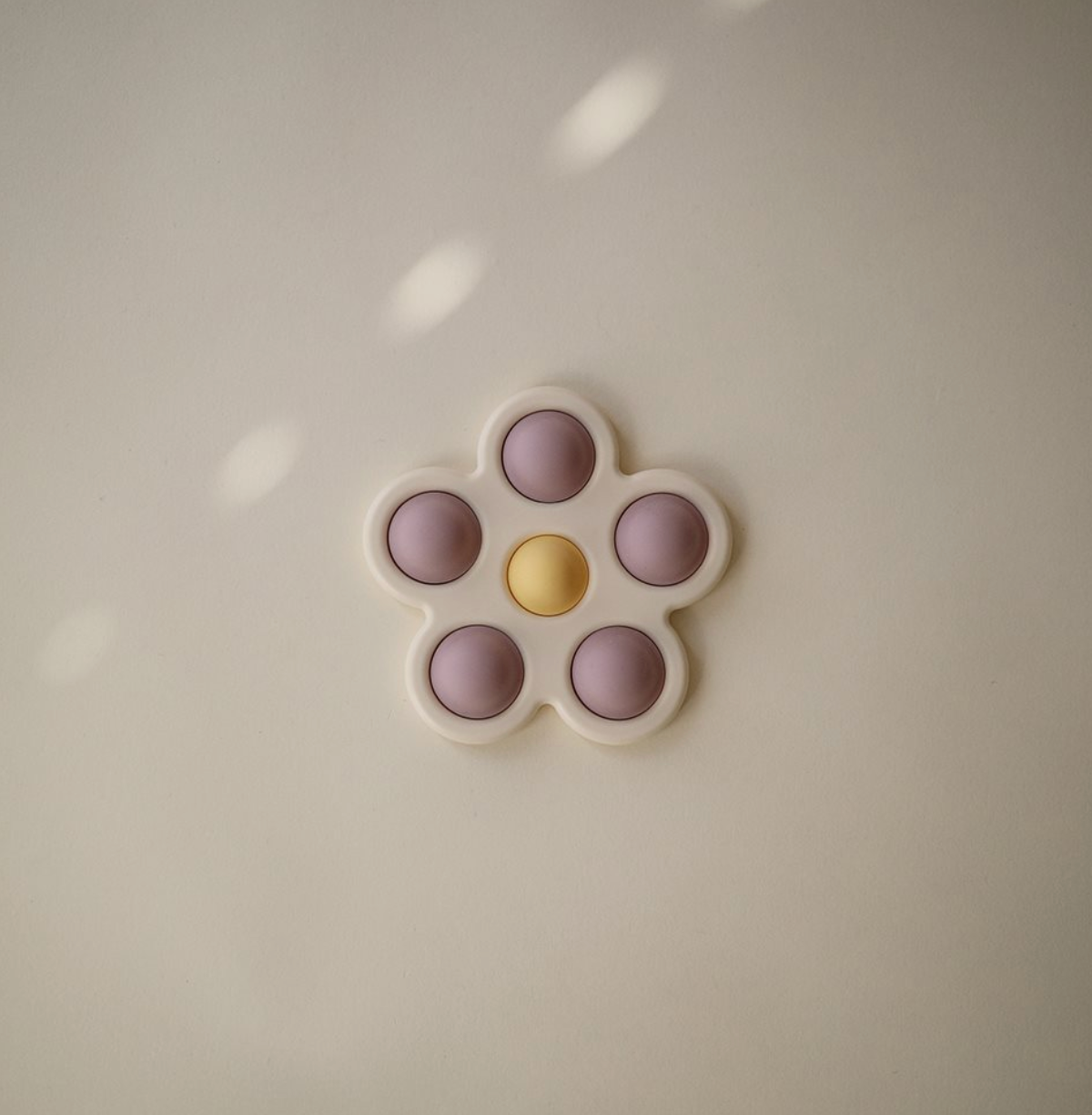 Mushie Flower Press Blume Lilac / Daffodil / Ivory