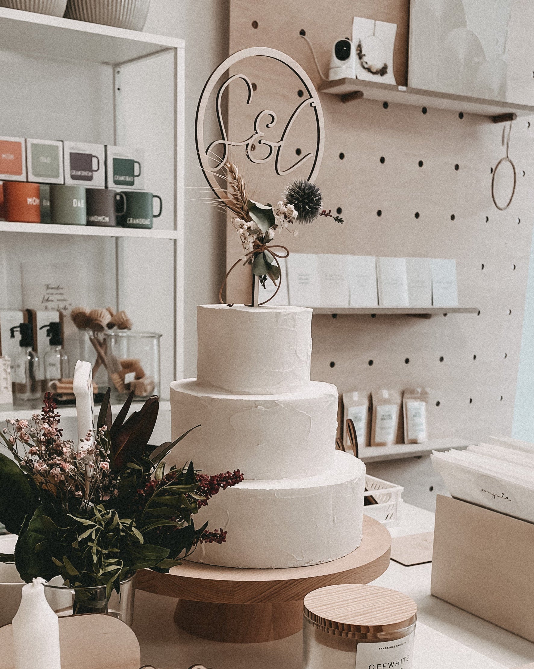 Personalisierter Caketopper mit Initialien zur Hochzeit