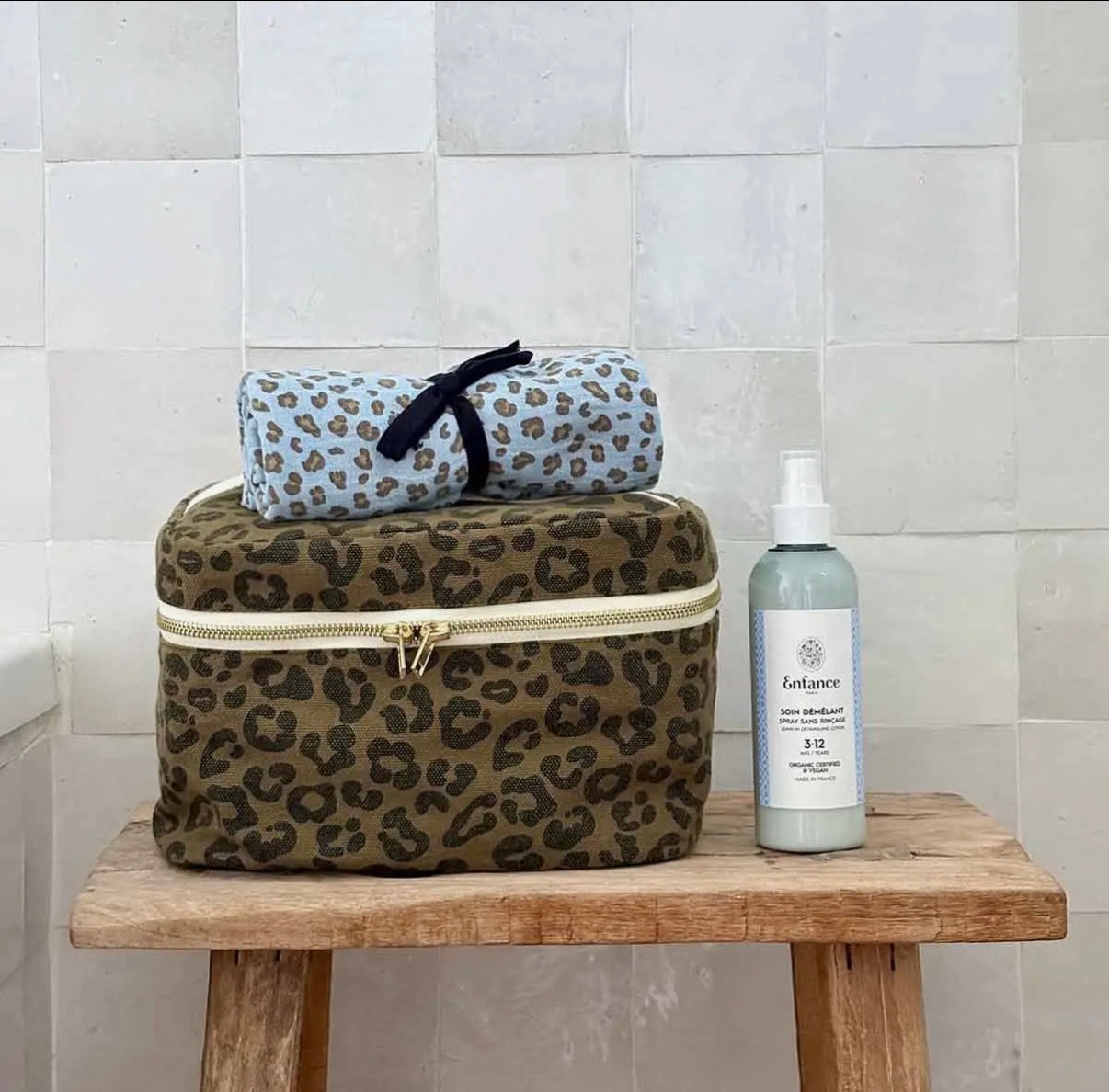 KULTURTASCHE OONA AUS BAUMWOLLE Leo Khaki Rose in April