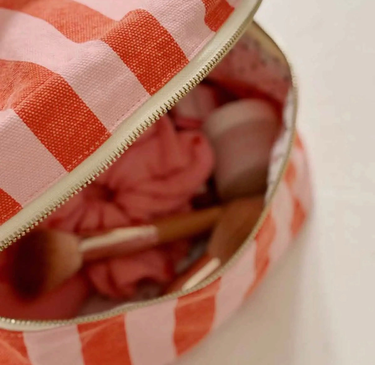 KULTURTASCHE OONA AUS BAUMWOLLE STREIFEN TOMATO / CANDY Rose in April