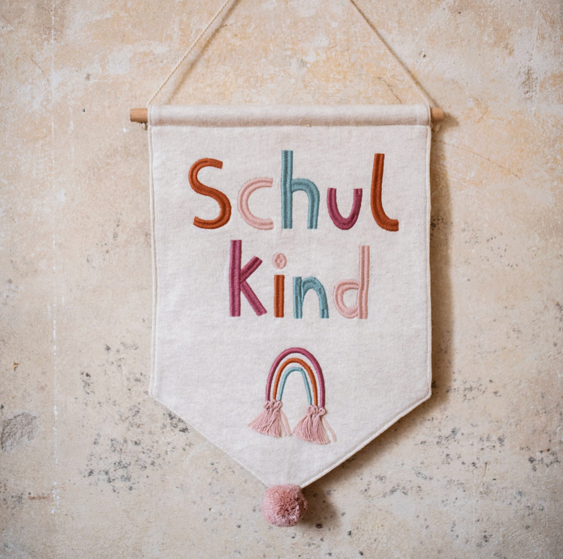 Wandbehang “Schulkind” mit Regenbogen