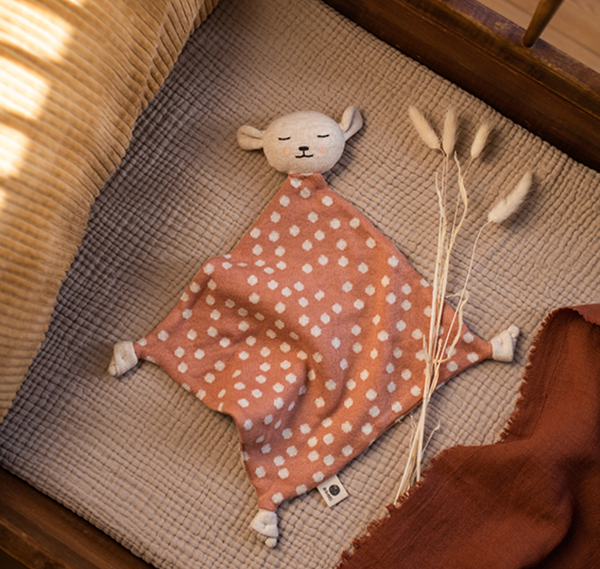 Kuscheltuch Lamm, Punkte natur/muted clay