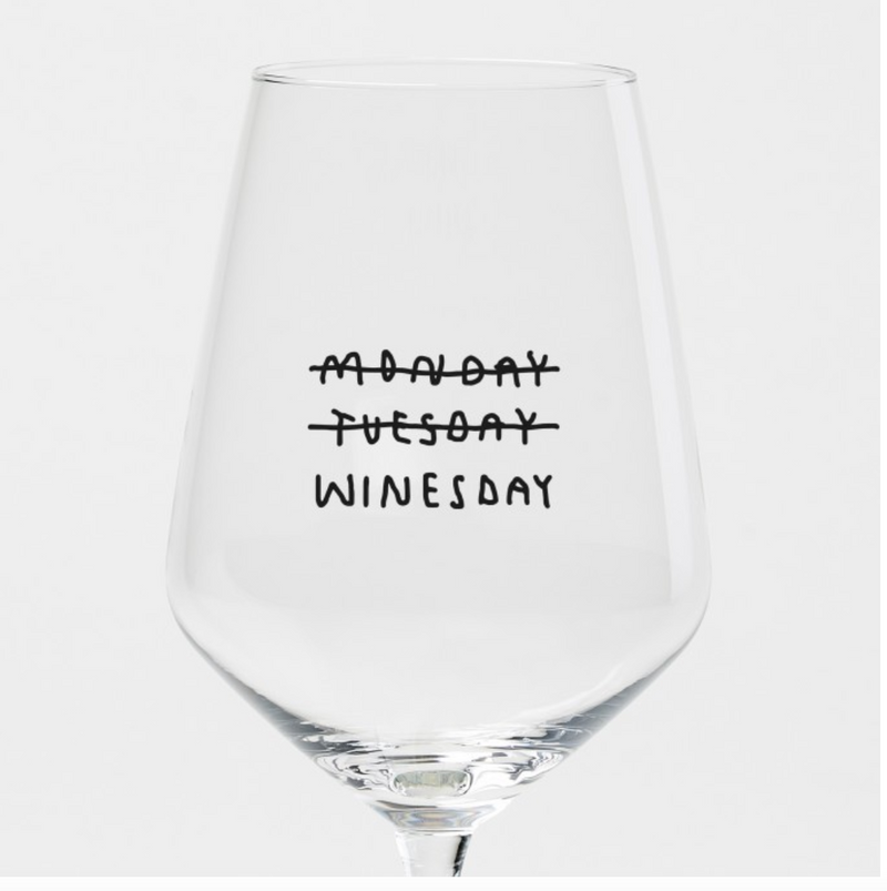 "Monday Tuesday Winesday" Weinglas by Johanna Schwarzer × selekkt