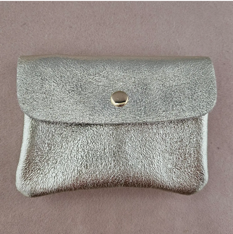 Geldbörse aus metallischem Leder Platin