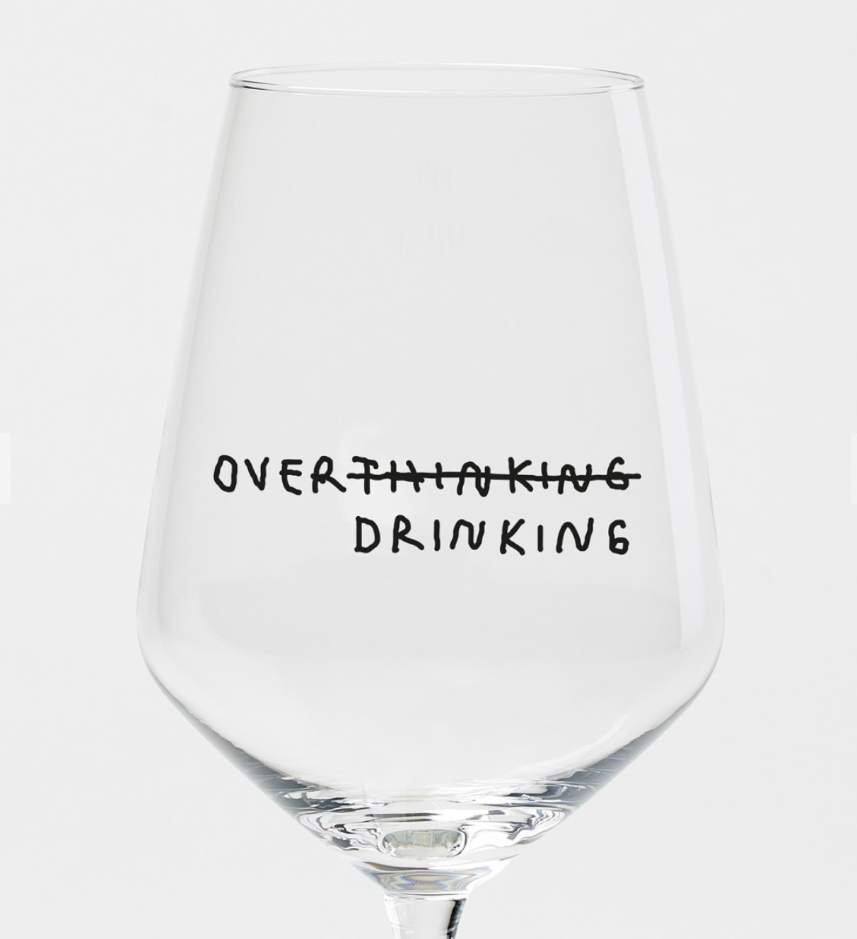 Over Thinking/Drinking Weinglas by Johanna Schwarzer × selekkt