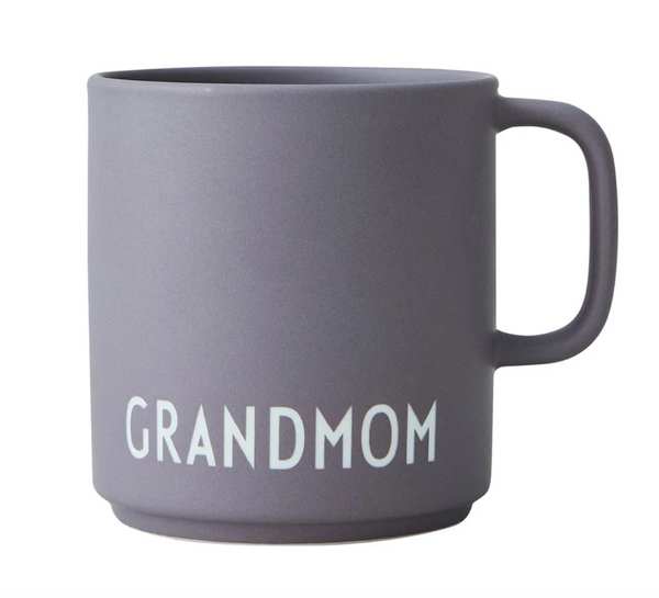 Becher mit Griff Grandmom Flieder Tasse Design Letters